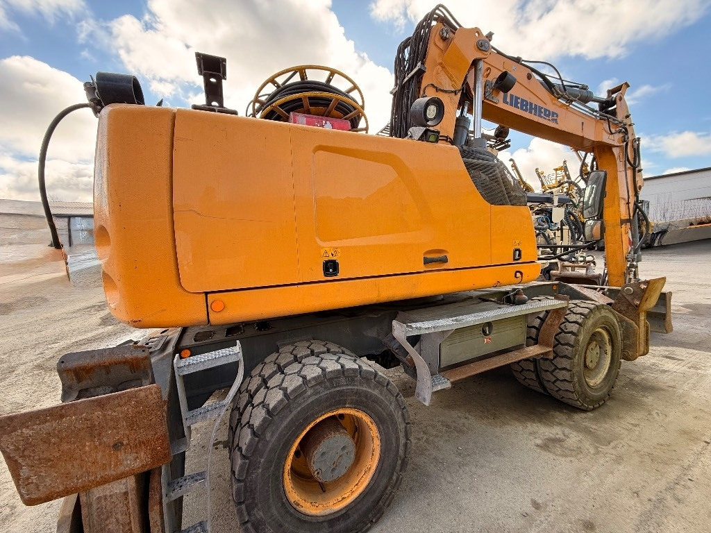 Liebherr LH 26 M Litronic - Pelle sur pneus: photos 3 Liebherr LH 26 M Litronic - Pelle sur pneus: photos 3