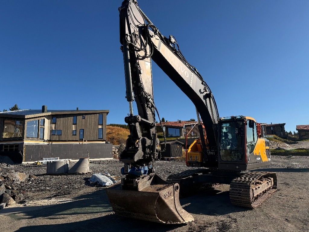 Volvo EC220EL - Pelle sur chenille: photos 5 Volvo EC220EL - Pelle sur chenille: photos 5
