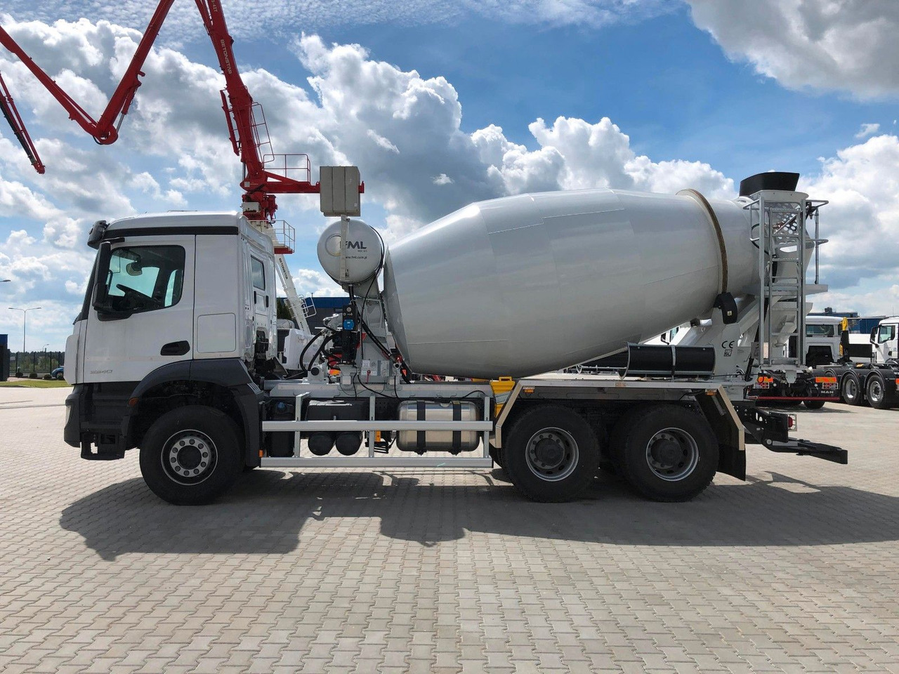 Mercedes-Benz AROCS 2640 FML 8M3 - Camion malaxeur: photos 3 Mercedes-Benz AROCS 2640 FML 8M3 - Camion malaxeur: photos 3