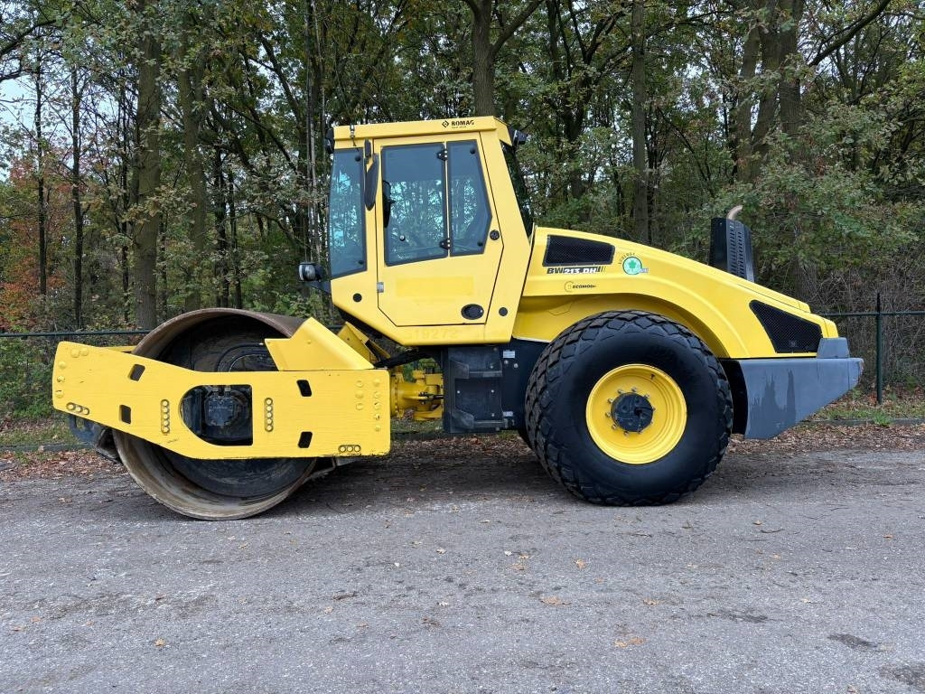 Bomag BW 213 D H-4 i EVIB/BVC / Airco / German machine - Compacteur à pieds de mouton/ Monocylindre: photos 2 Bomag BW 213 D H-4 i EVIB/BVC / Airco / German machine - Compacteur à pieds de mouton/ Monocylindre: photos 2
