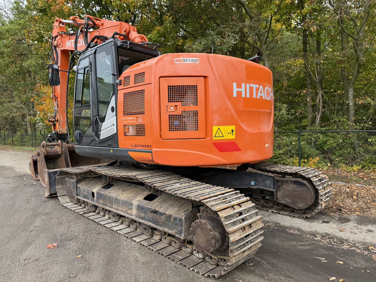 Hitachi ZX225USLC-6 - Pelle sur chenille: photos 3 Hitachi ZX225USLC-6 - Pelle sur chenille: photos 3