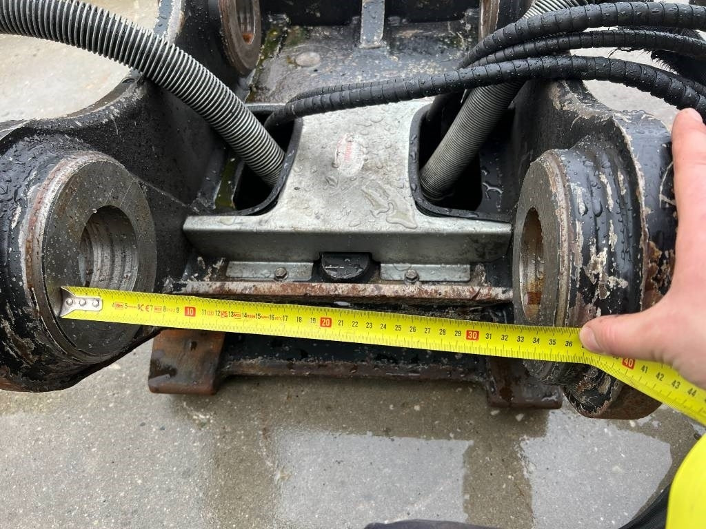 Attache rapide pour Engins de chantier OilQuick OQ70/55: photos 16 Attache rapide pour Engins de chantier OilQuick OQ70/55: photos 16