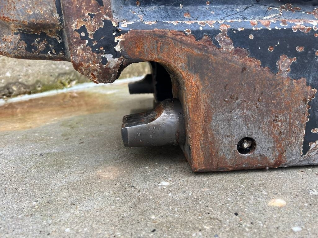 Attache rapide pour Engins de chantier OilQuick OQ70/55: photos 6 Attache rapide pour Engins de chantier OilQuick OQ70/55: photos 6