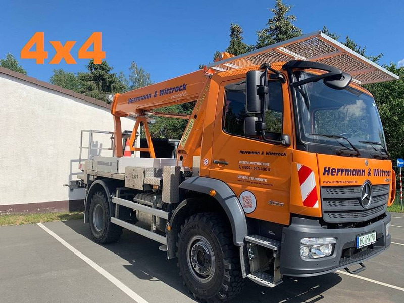 Palfinger P 250 BK Allrad - Camion avec nacelle: photos 1 Palfinger P 250 BK Allrad - Camion avec nacelle: photos 1