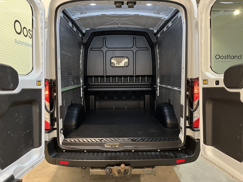 Ford Transit 350 2.0 TDCI L3H2 Trend 130 PK DC Dubbel Cabine / Euro 6 / Airco / Schuifdeur L + R / Cruise Control / Trekhaak / Camera / BPM VRIJ !! - Fourgon utilitaire, Utilitaire double cabine: photos 5 Ford Transit 350 2.0 TDCI L3H2 Trend 130 PK DC Dubbel Cabine / Euro 6 / Airco / Schuifdeur L + R / Cruise Control / Trekhaak / Camera / BPM VRIJ !! - Fourgon utilitaire, Utilitaire double cabine: photos 5