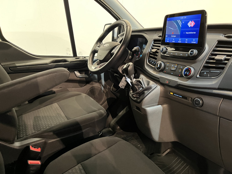 Ford Transit Custom 280 2.0 TDCI L1H1 Trend 130 PK Servicebus / Inrichting / Euro 6 / Airco / PDC / Cruise Control / Navigatie / CarPlay / Trekhaak / 3-Zits / 96.300 KM !! / BPM VRIJ !! - Fourgonnette: photos 3 Ford Transit Custom 280 2.0 TDCI L1H1 Trend 130 PK Servicebus / Inrichting / Euro 6 / Airco / PDC / Cruise Control / Navigatie / CarPlay / Trekhaak / 3-Zits / 96.300 KM !! / BPM VRIJ !! - Fourgonnette: photos 3