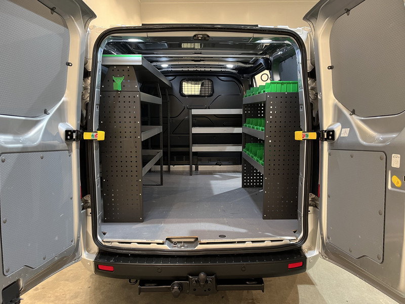 Ford Transit Custom 280 2.0 TDCI L1H1 Trend 130 PK Servicebus / Inrichting / Euro 6 / Airco / PDC / Cruise Control / Navigatie / CarPlay / Trekhaak / 3-Zits / 96.300 KM !! / BPM VRIJ !! - Fourgonnette: photos 4 Ford Transit Custom 280 2.0 TDCI L1H1 Trend 130 PK Servicebus / Inrichting / Euro 6 / Airco / PDC / Cruise Control / Navigatie / CarPlay / Trekhaak / 3-Zits / 96.300 KM !! / BPM VRIJ !! - Fourgonnette: photos 4