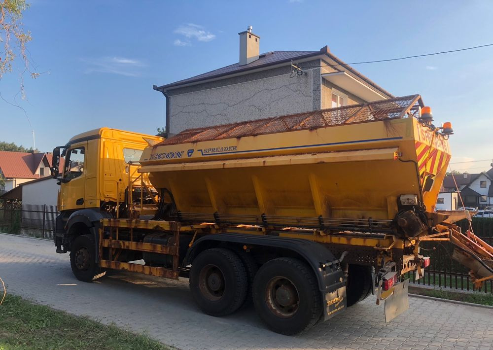 Mercedes-Benz Arocs 3333 6x6 piaskarka solarka econ pług schmidt — crédit-bail Mercedes-Benz Arocs 3333 6x6 piaskarka solarka econ pług schmidt: photos 15