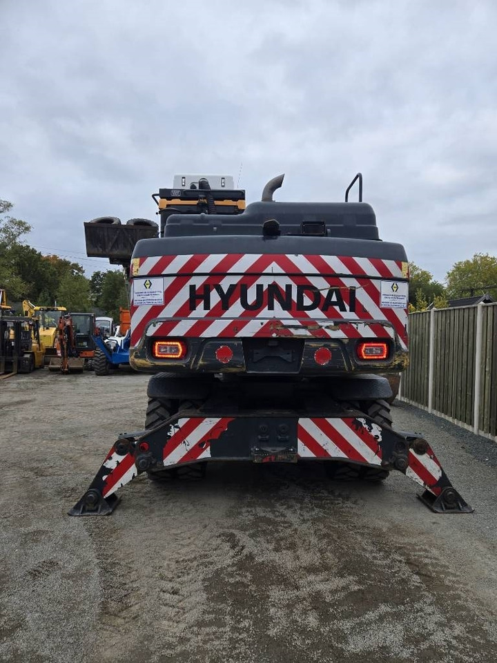 Hyundai HW 160  - Pelle sur pneus: photos 3 Hyundai HW 160  - Pelle sur pneus: photos 3