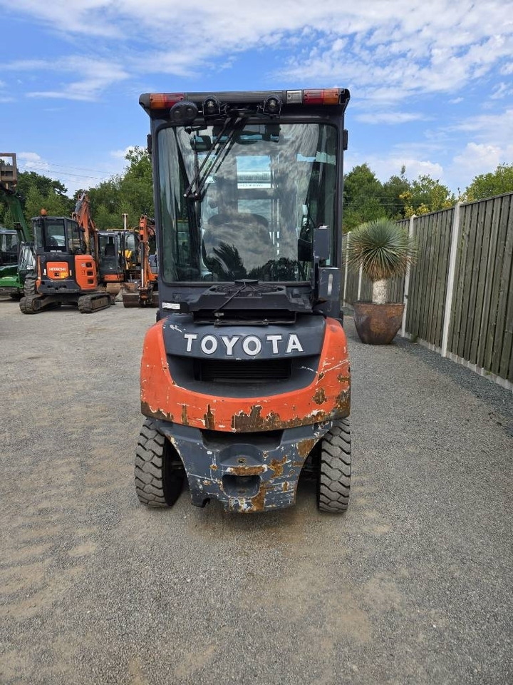 Toyota 8 FD 20 - Chariot élévateur diesel: photos 3 Toyota 8 FD 20 - Chariot élévateur diesel: photos 3