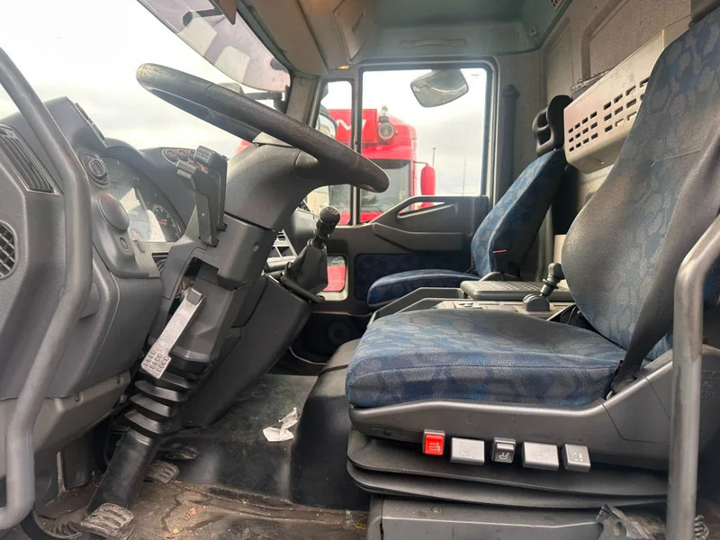 Iveco 180 E25 - Camion fourgon: photos 4 Iveco 180 E25 - Camion fourgon: photos 4