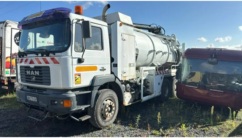 Camion vidangeur MAN 33.414: photos 1