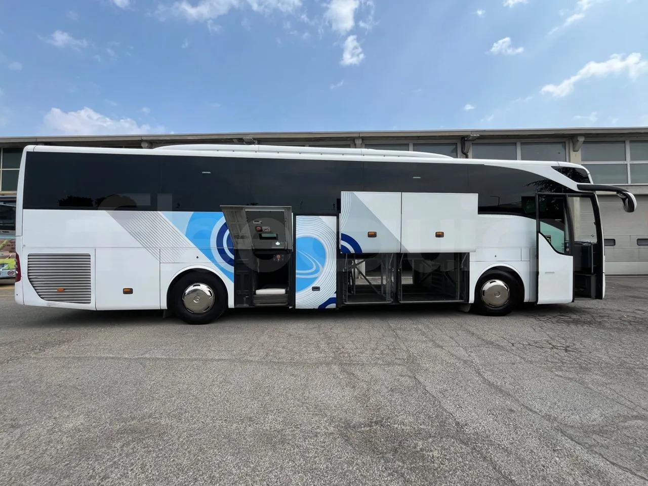 Autocar Mercedes-Benz Tourismo: photos 16