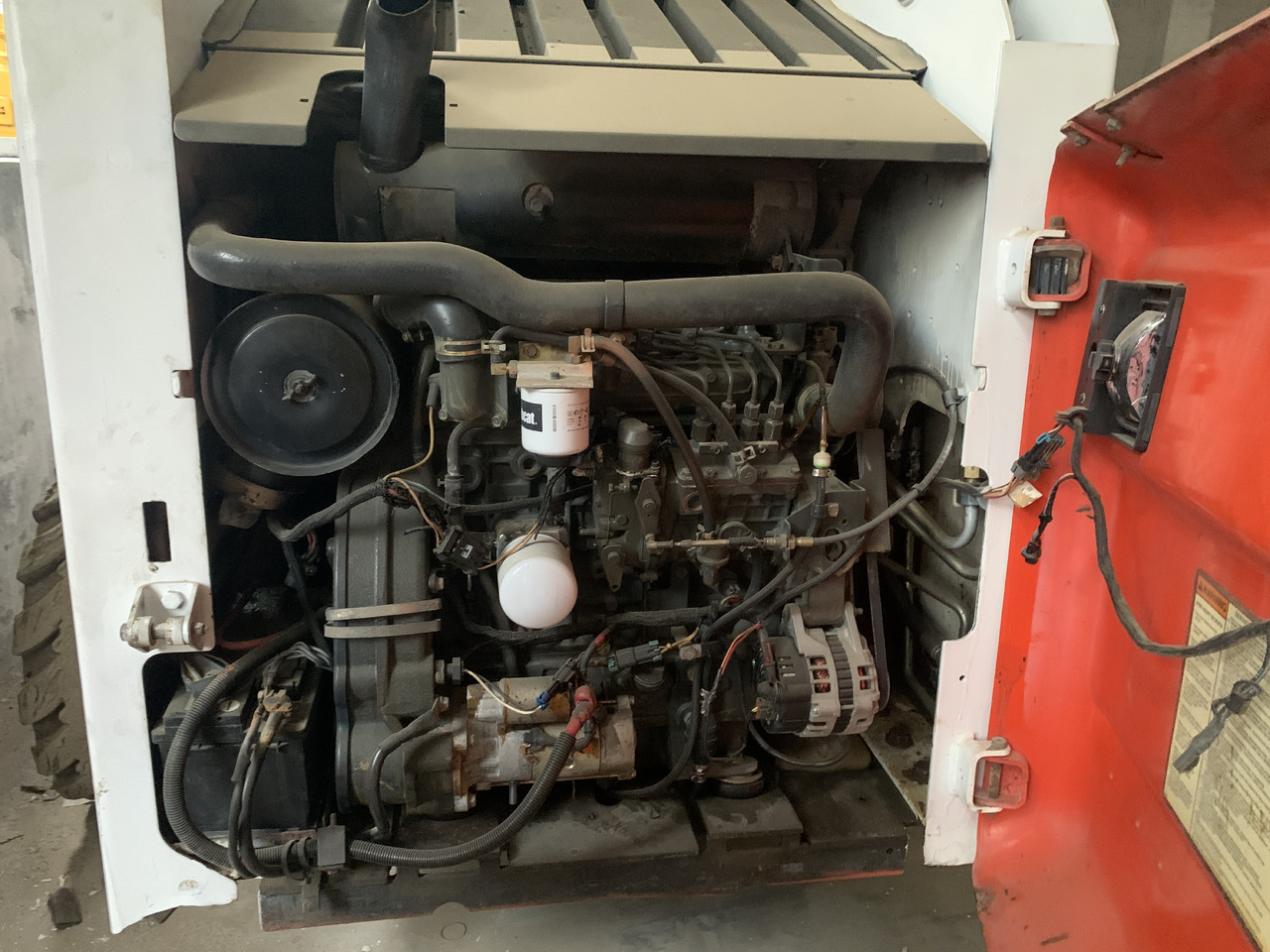 BOBCAT S300 - Mini chargeuse: photos 5 BOBCAT S300 - Mini chargeuse: photos 5