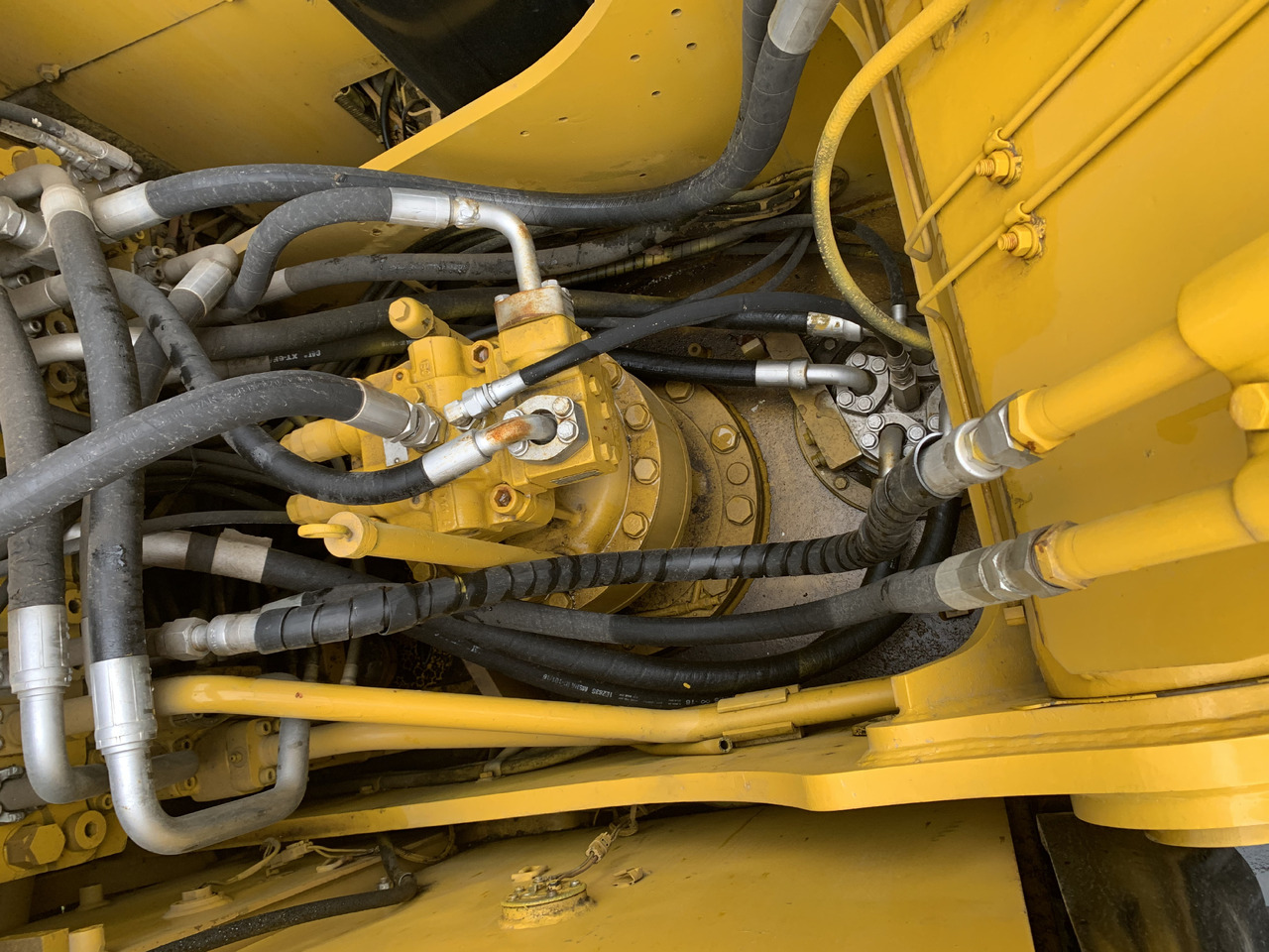 CATERPILLAR 323D2L - Pelle: photos 3 CATERPILLAR 323D2L - Pelle: photos 3