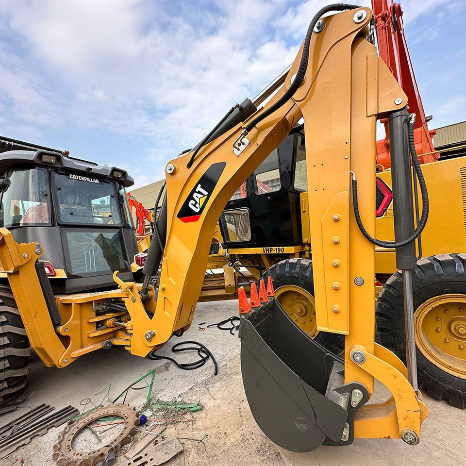 Tractopelle CATERPILLAR 420F: photos 1