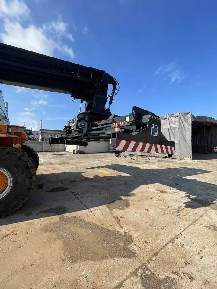 CVS Ferrari F 278.6 - Reach stacker: photos 2 CVS Ferrari F 278.6 - Reach stacker: photos 2