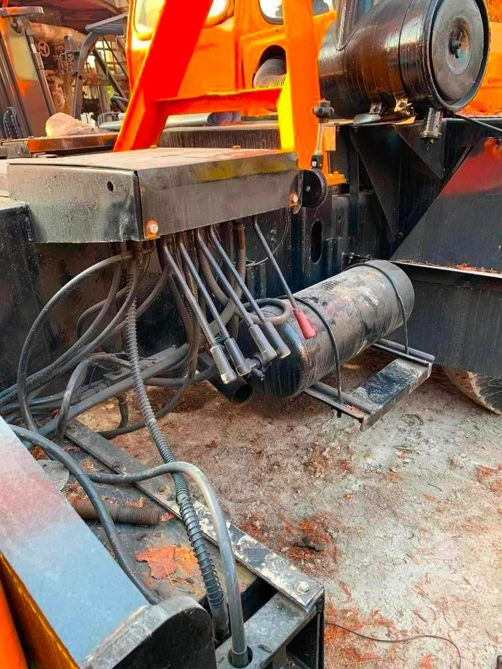 Kato NK 250 E - Grue tout-terrain: photos 5 Kato NK 250 E - Grue tout-terrain: photos 5