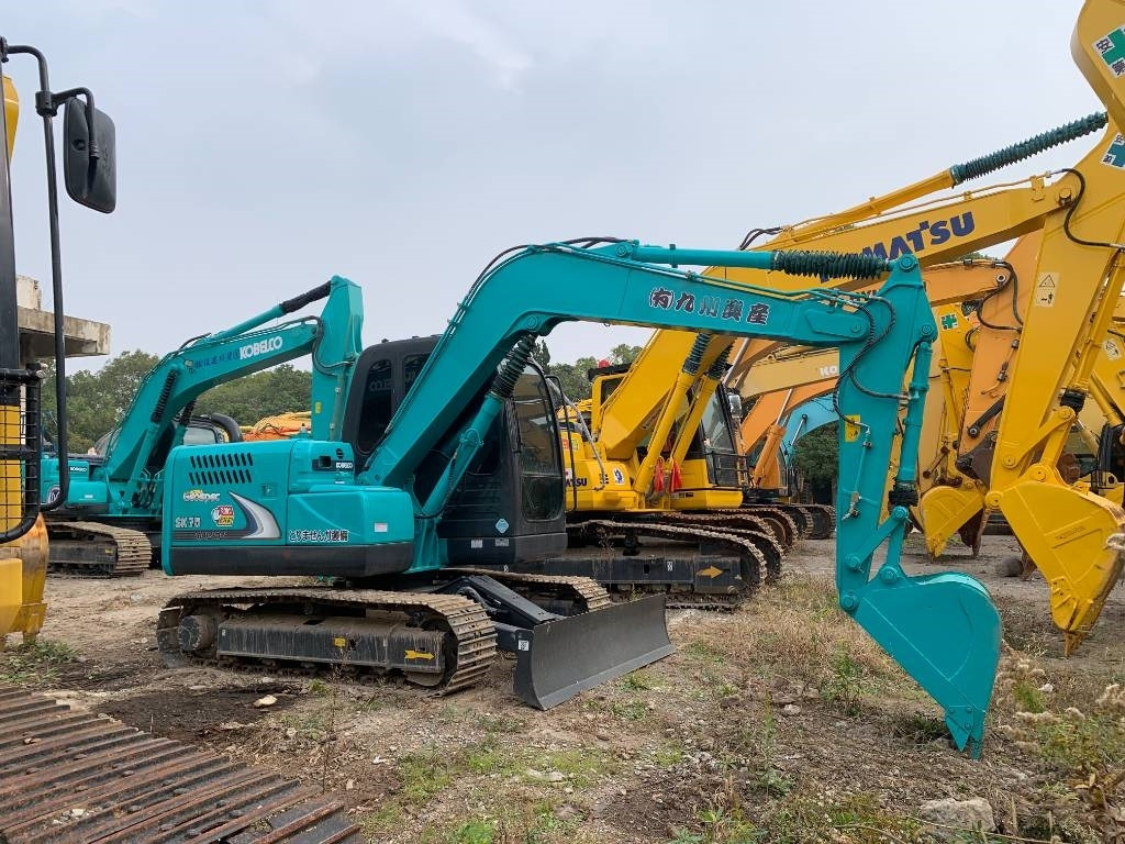 Kobelco SK 75-8 - Pelle sur chenille: photos 1 Kobelco SK 75-8 - Pelle sur chenille: photos 1