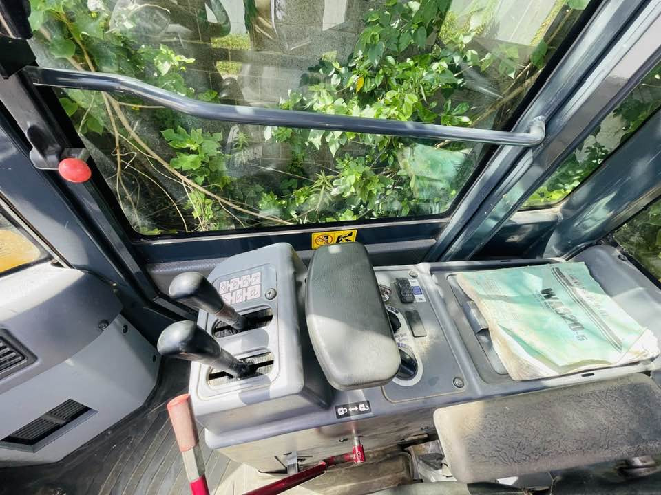 Komatsu WA320-8 - Chargeuse sur pneus: photos 3 Komatsu WA320-8 - Chargeuse sur pneus: photos 3