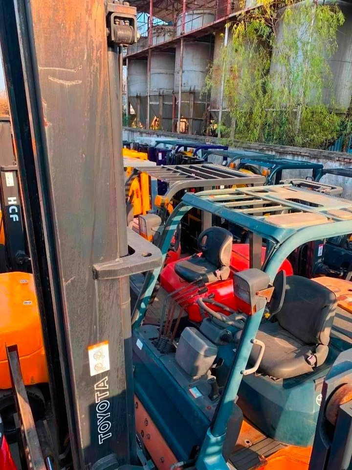 Toyota 7 FDA 50  - Chariot élévateur diesel: photos 4 Toyota 7 FDA 50  - Chariot élévateur diesel: photos 4