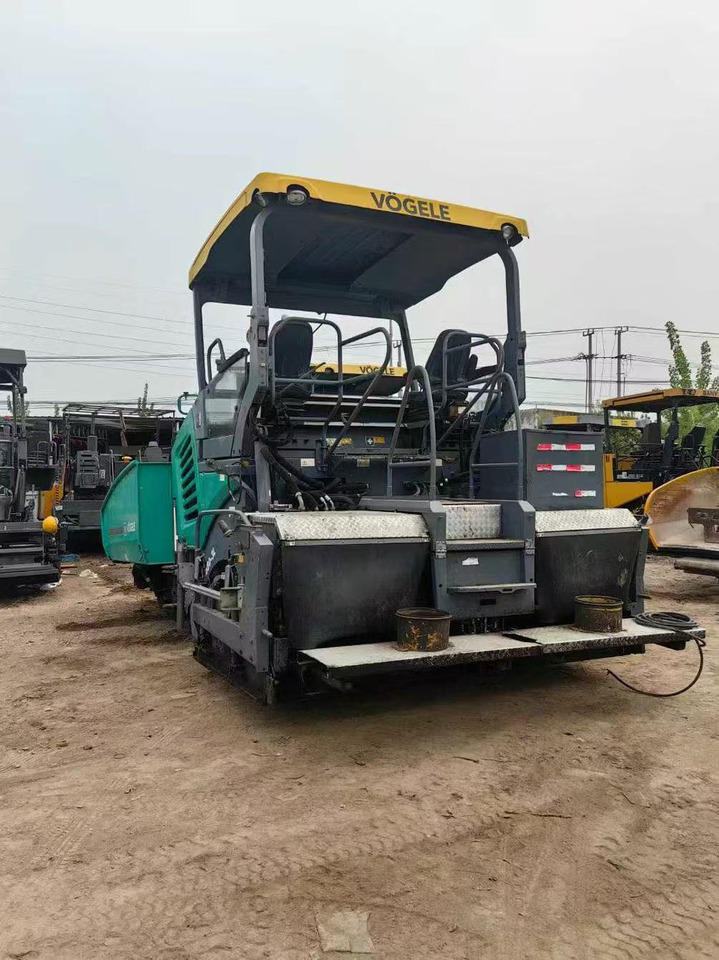 Vogele SUPER 1880-3L - Finisseur: photos 3 Vogele SUPER 1880-3L - Finisseur: photos 3