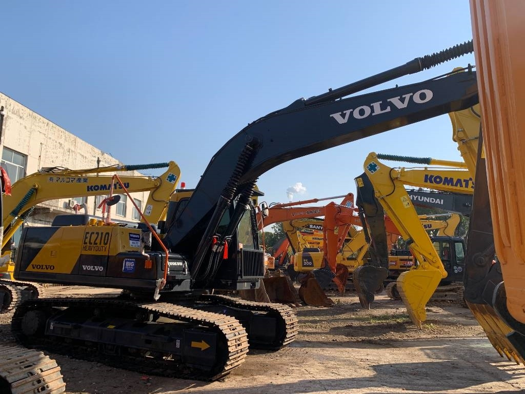 Volvo EC 210 - Pelle sur chenille: photos 2 Volvo EC 210 - Pelle sur chenille: photos 2