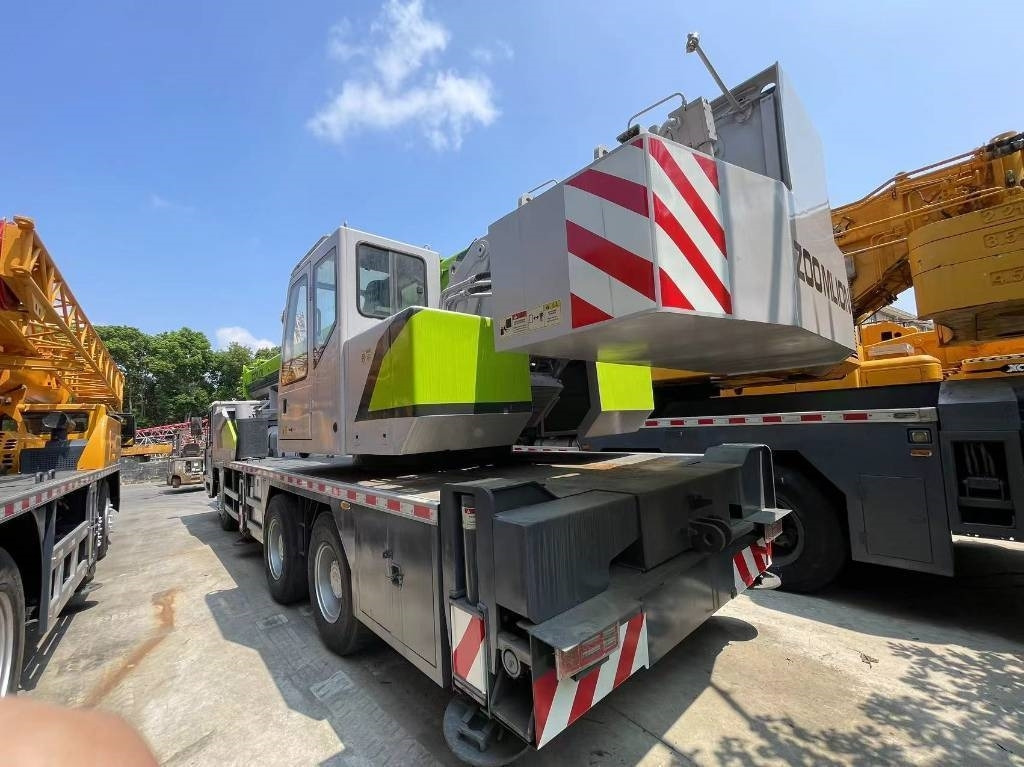 Zoomlion ZTC251V  - Grue mobile: photos 3 Zoomlion ZTC251V  - Grue mobile: photos 3