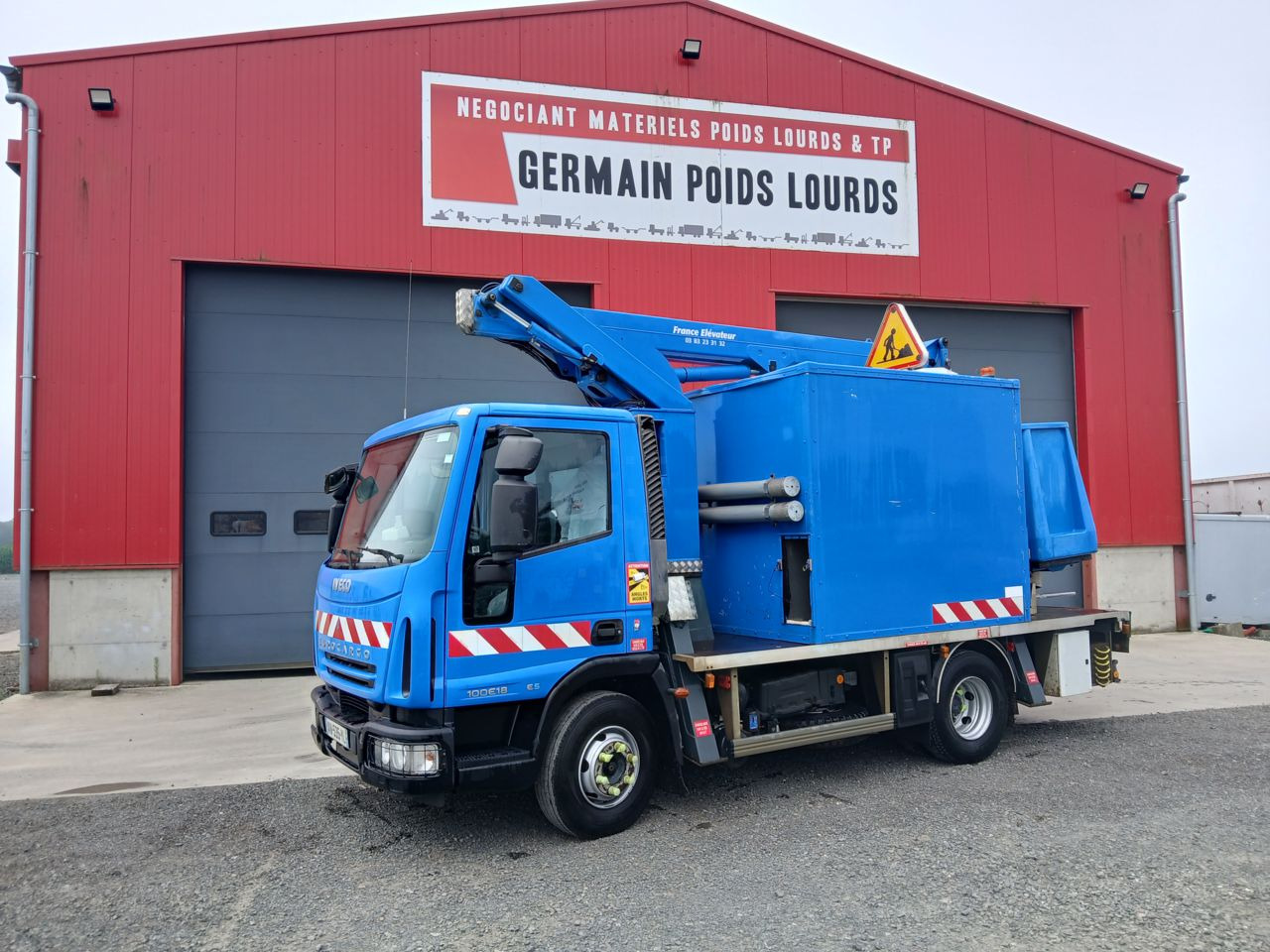 Iveco EUROCAGO 100E18 4x2 Others Truck - Camion avec nacelle: photos 2 Iveco EUROCAGO 100E18 4x2 Others Truck - Camion avec nacelle: photos 2