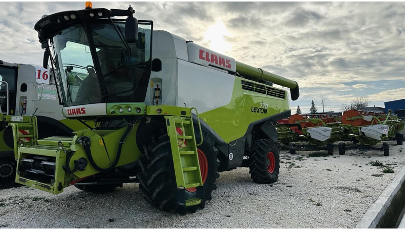 Claas Lexion 770 - Moissonneuse-batteuse: photos 1 Claas Lexion 770 - Moissonneuse-batteuse: photos 1