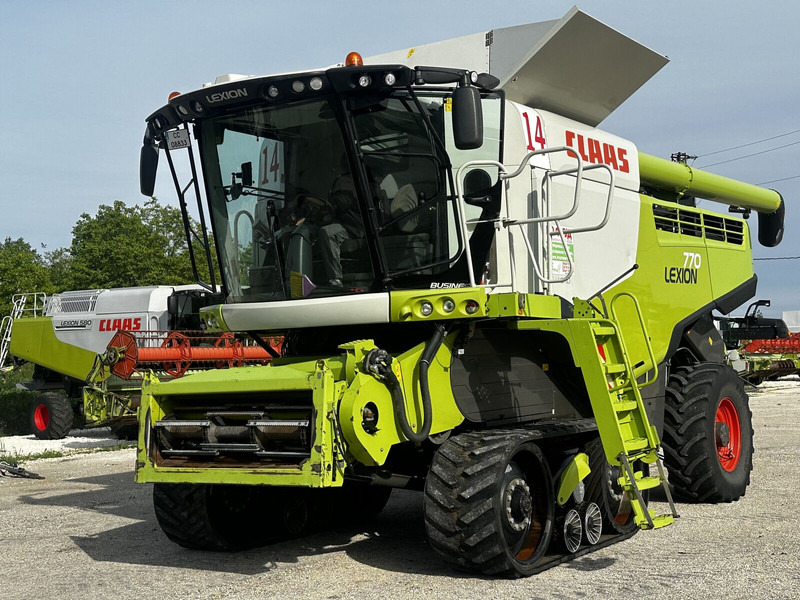 Claas Lexion 770 TT 4X4 CEMOS - Moissonneuse-batteuse: photos 1 Claas Lexion 770 TT 4X4 CEMOS - Moissonneuse-batteuse: photos 1