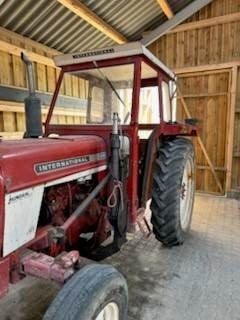 International 474 M.FRONTLÆSSER - Tracteur agricole: photos 1 International 474 M.FRONTLÆSSER - Tracteur agricole: photos 1