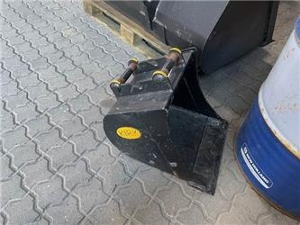 Kirk 12032 40CM - Godet pour Engins de chantier: photos 1 Kirk 12032 40CM - Godet pour Engins de chantier: photos 1