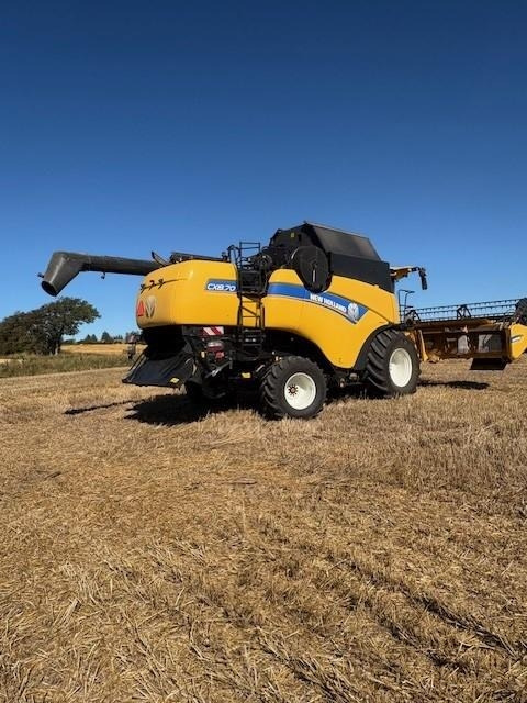 New Holland CX8.70 SLH - Moissonneuse-batteuse: photos 4 New Holland CX8.70 SLH - Moissonneuse-batteuse: photos 4