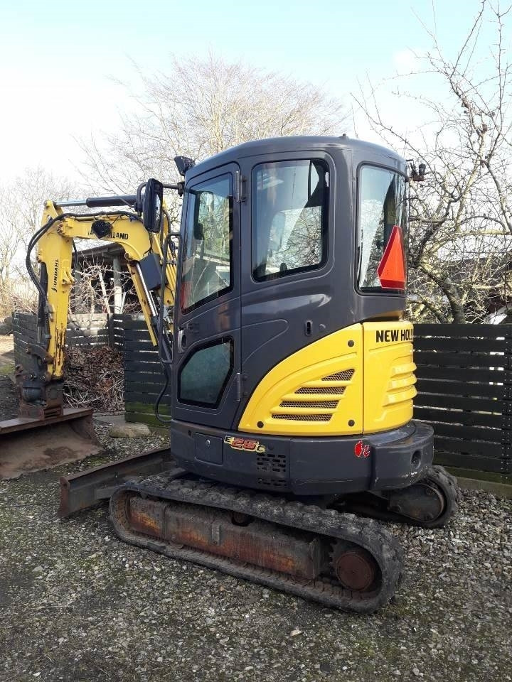 New Holland E26C CAB mini - Mini pelle: photos 1 New Holland E26C CAB mini - Mini pelle: photos 1