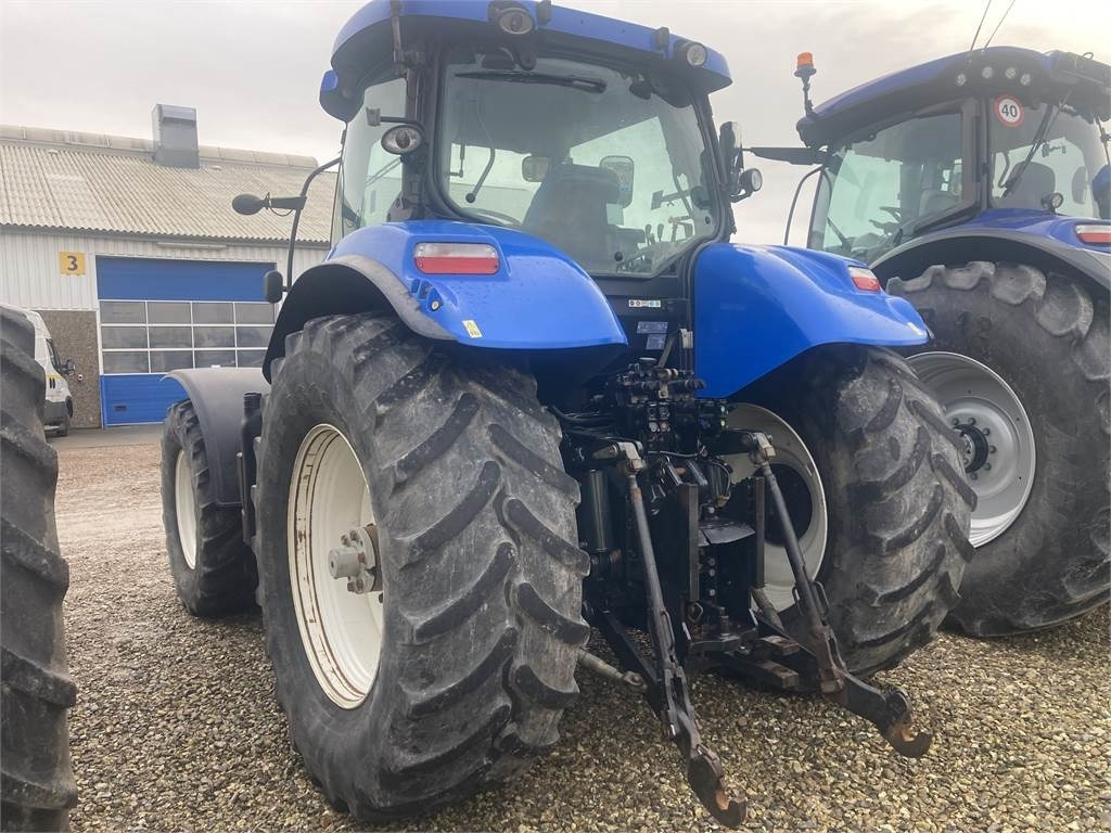 New Holland T7.220 CLASSIC  - Tracteur agricole: photos 3 New Holland T7.220 CLASSIC  - Tracteur agricole: photos 3