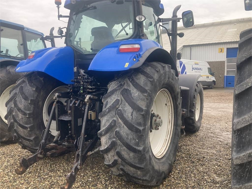 New Holland T7.220 CLASSIC  - Tracteur agricole: photos 4 New Holland T7.220 CLASSIC  - Tracteur agricole: photos 4