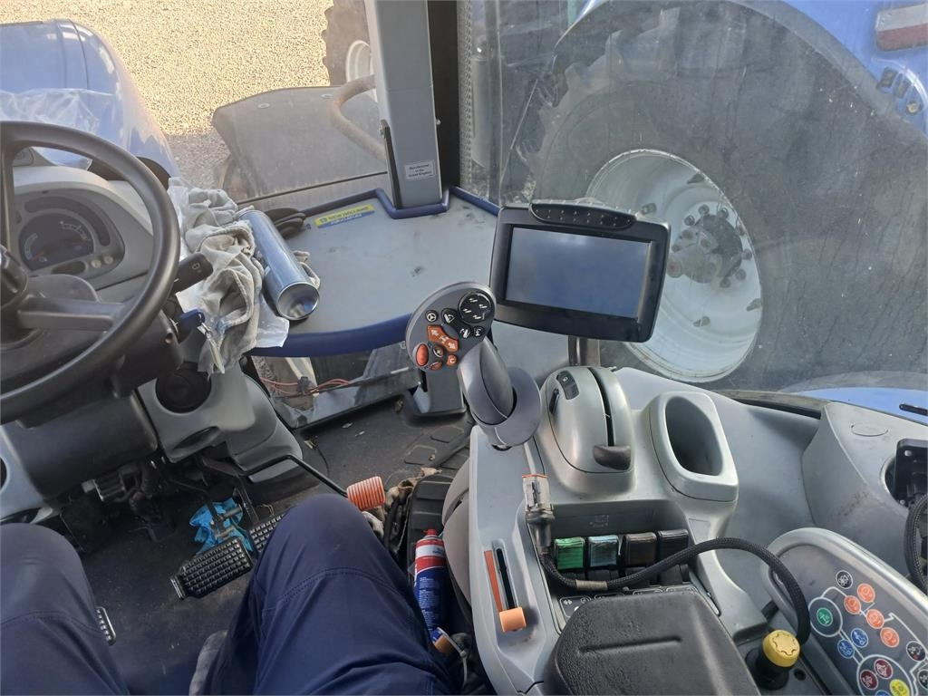 New Holland T7.260 PC SWII - Tracteur agricole: photos 5 New Holland T7.260 PC SWII - Tracteur agricole: photos 5
