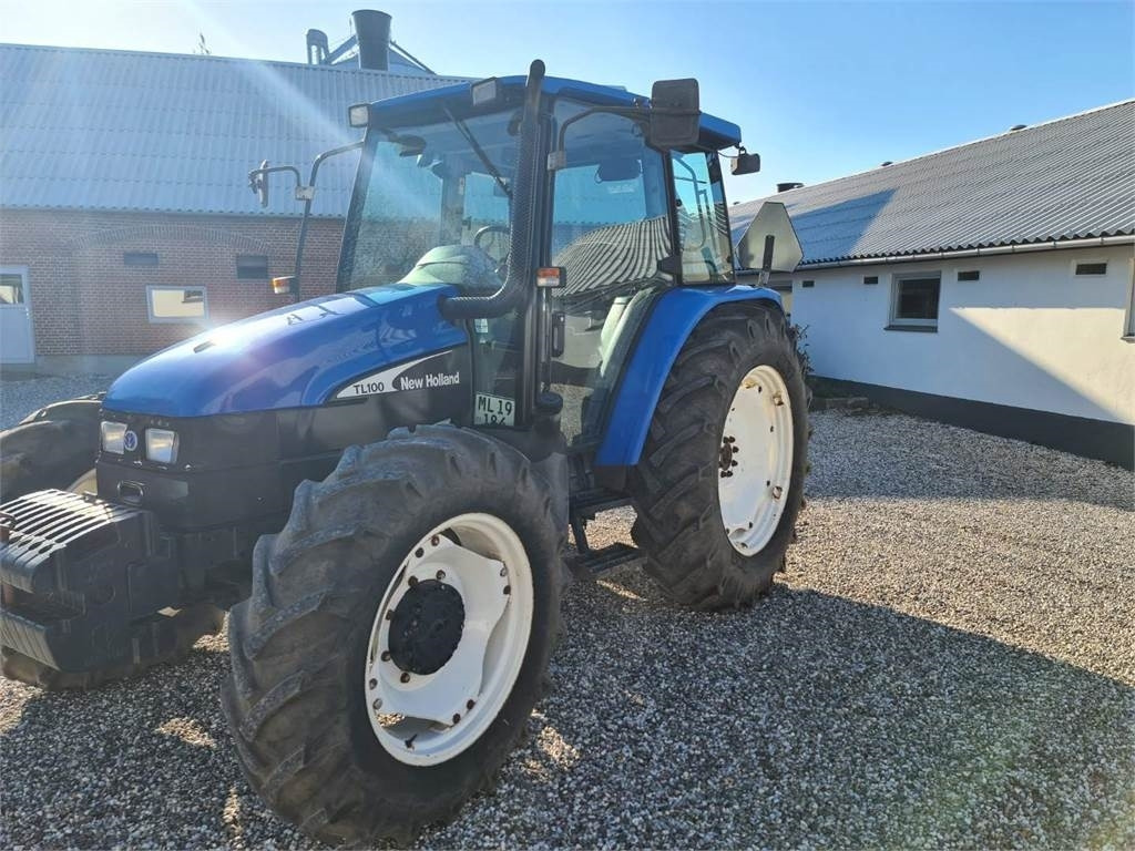 New Holland TL100-4WD - Tracteur agricole: photos 3 New Holland TL100-4WD - Tracteur agricole: photos 3