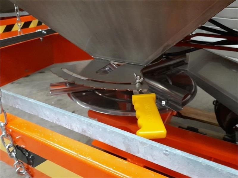 - - - 1000l - Epandeur de sable pour Véhicule de voirie/ Spécial: photos 4 - - - 1000l - Epandeur de sable pour Véhicule de voirie/ Spécial: photos 4