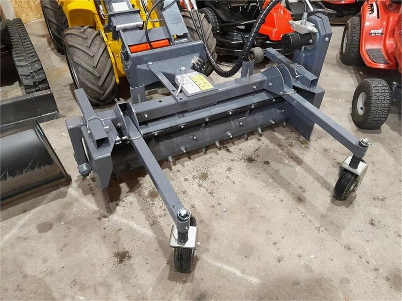 Eurotrac POWER RAKE - Accessoire pour Engins de chantier: photos 1 Eurotrac POWER RAKE - Accessoire pour Engins de chantier: photos 1