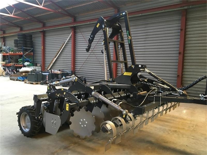 Agro - TOM 4 m. bugseret med slæbeplanke - Cover crop: photos 1 Agro - TOM 4 m. bugseret med slæbeplanke - Cover crop: photos 1