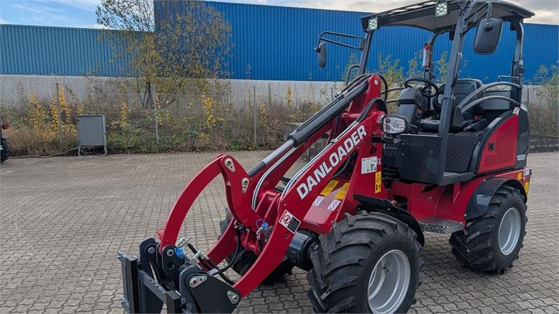 Danloader 1020 D - Valet de ferme: photos 1 Danloader 1020 D - Valet de ferme: photos 1