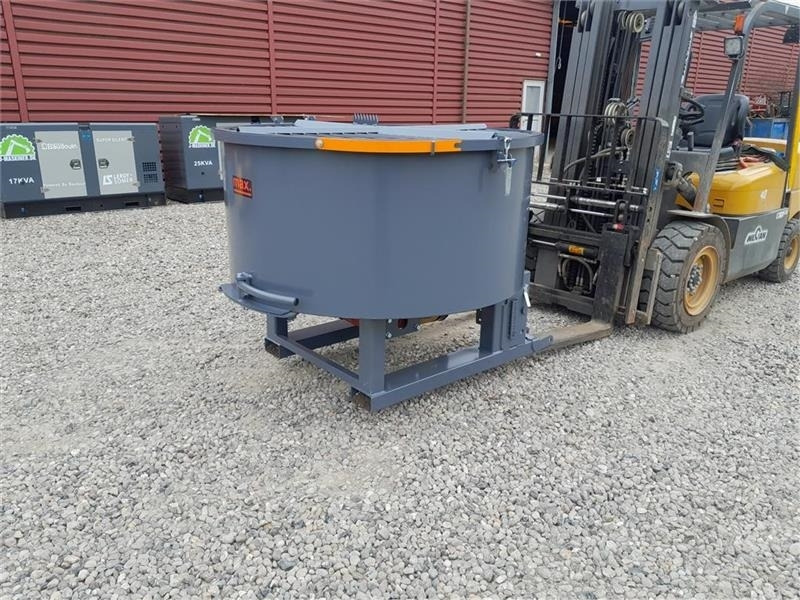 - - - FK MASCHINERY - Bétonnière: photos 1 - - - FK MASCHINERY - Bétonnière: photos 1