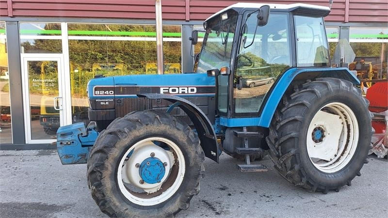 Ford 8240  - Tracteur agricole: photos 1 Ford 8240  - Tracteur agricole: photos 1