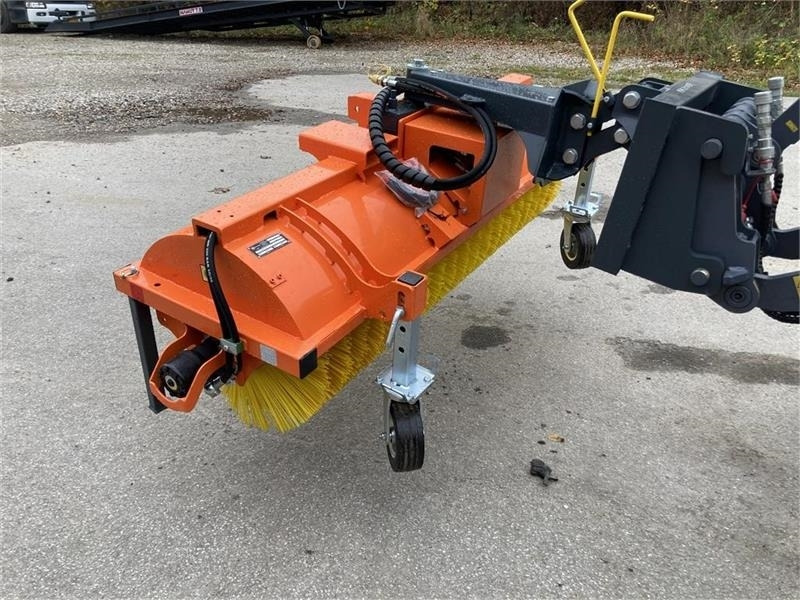 - - - J-Maskiner 180 - Brosse: photos 1 - - - J-Maskiner 180 - Brosse: photos 1