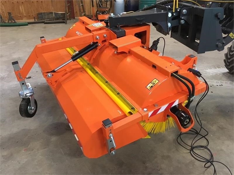 - - - j maskiner - Brosse: photos 1 - - - j maskiner - Brosse: photos 1