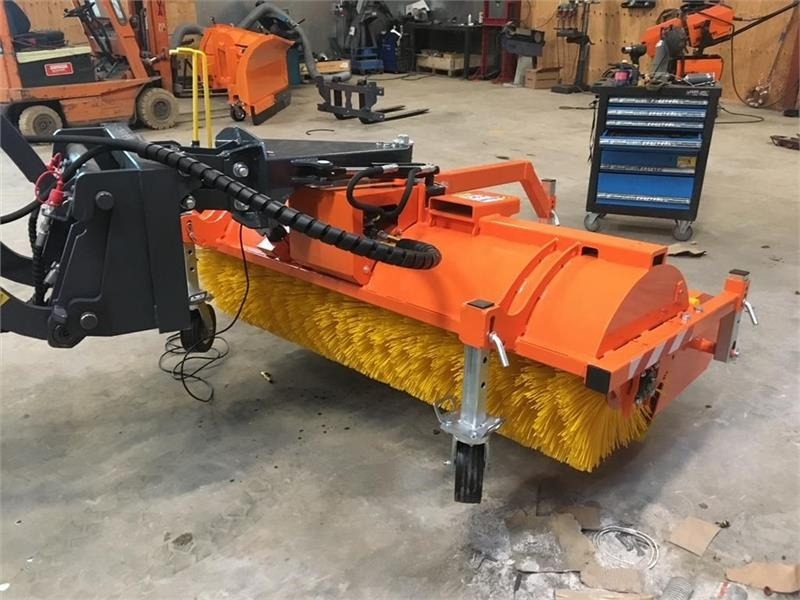 - - - j maskiner - Brosse: photos 5 - - - j maskiner - Brosse: photos 5