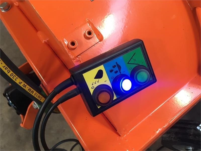 - - - j maskiner - Brosse: photos 3 - - - j maskiner - Brosse: photos 3