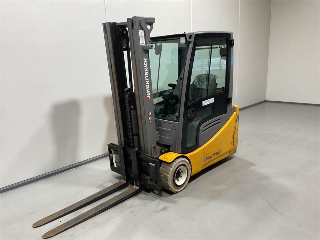 Jungheinrich EFG 220 - Chariot élévateur électrique: photos 4 Jungheinrich EFG 220 - Chariot élévateur électrique: photos 4